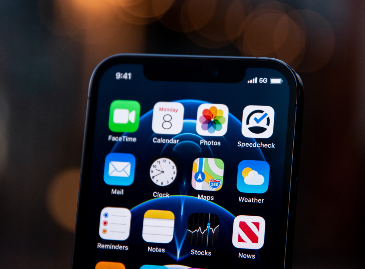 临桂苹果手机维修分享为什么 iPhone 12 在冬季会自动关机 